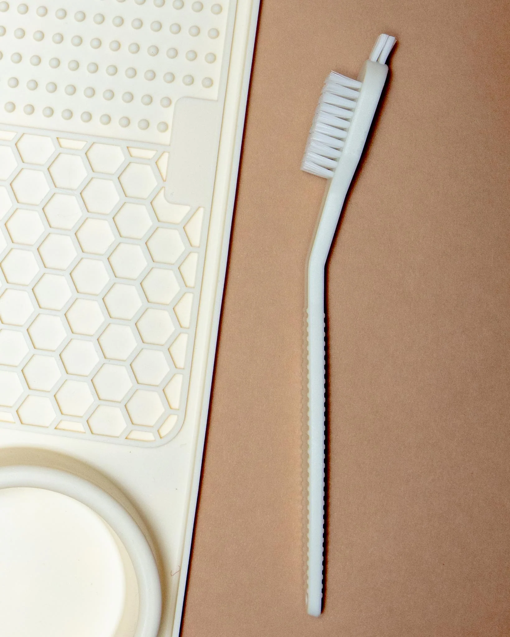 4-in-1 Silicone Feeding + Lick Mat - Image 4