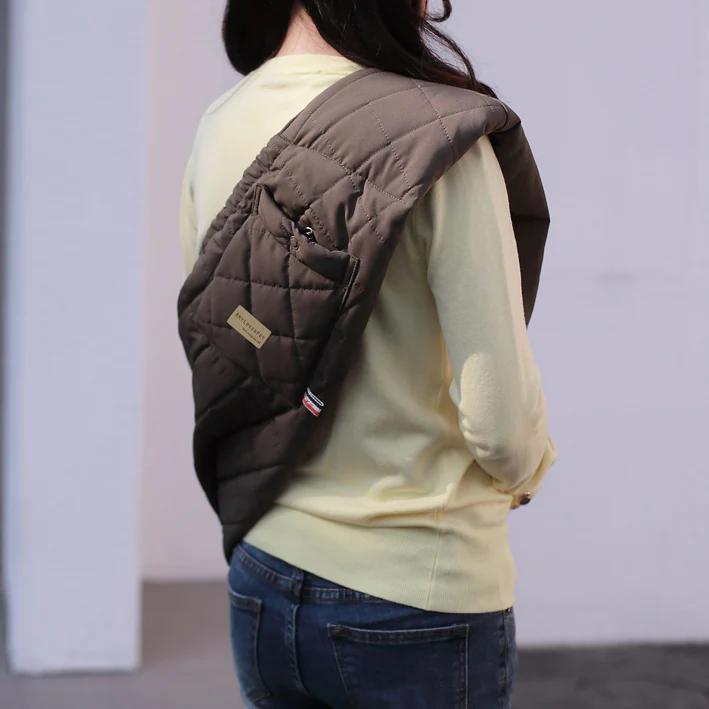 Hug-Me Sling in Quilted Black - Image 6