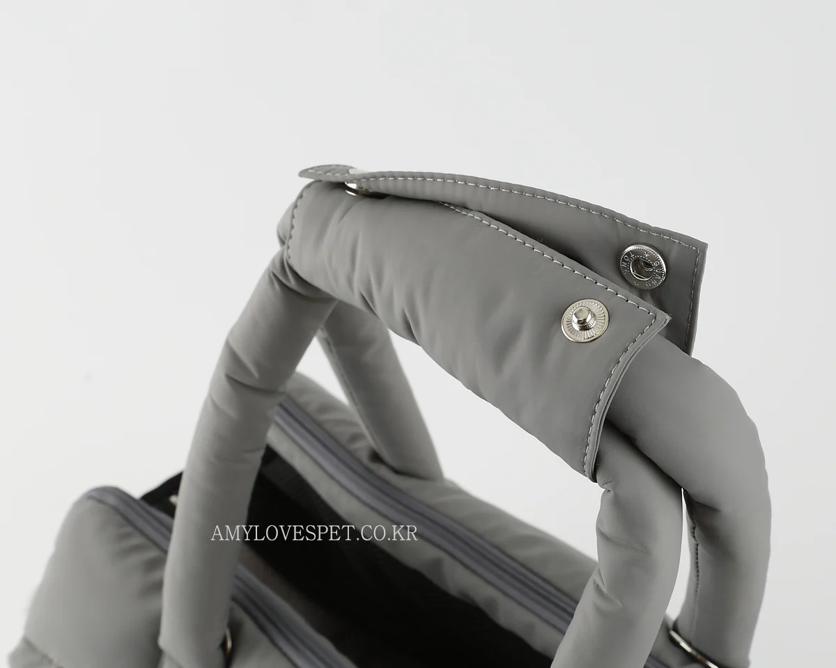 AMY LOVES PET | Rene Padded Shoulder Bag in Black - Image 10