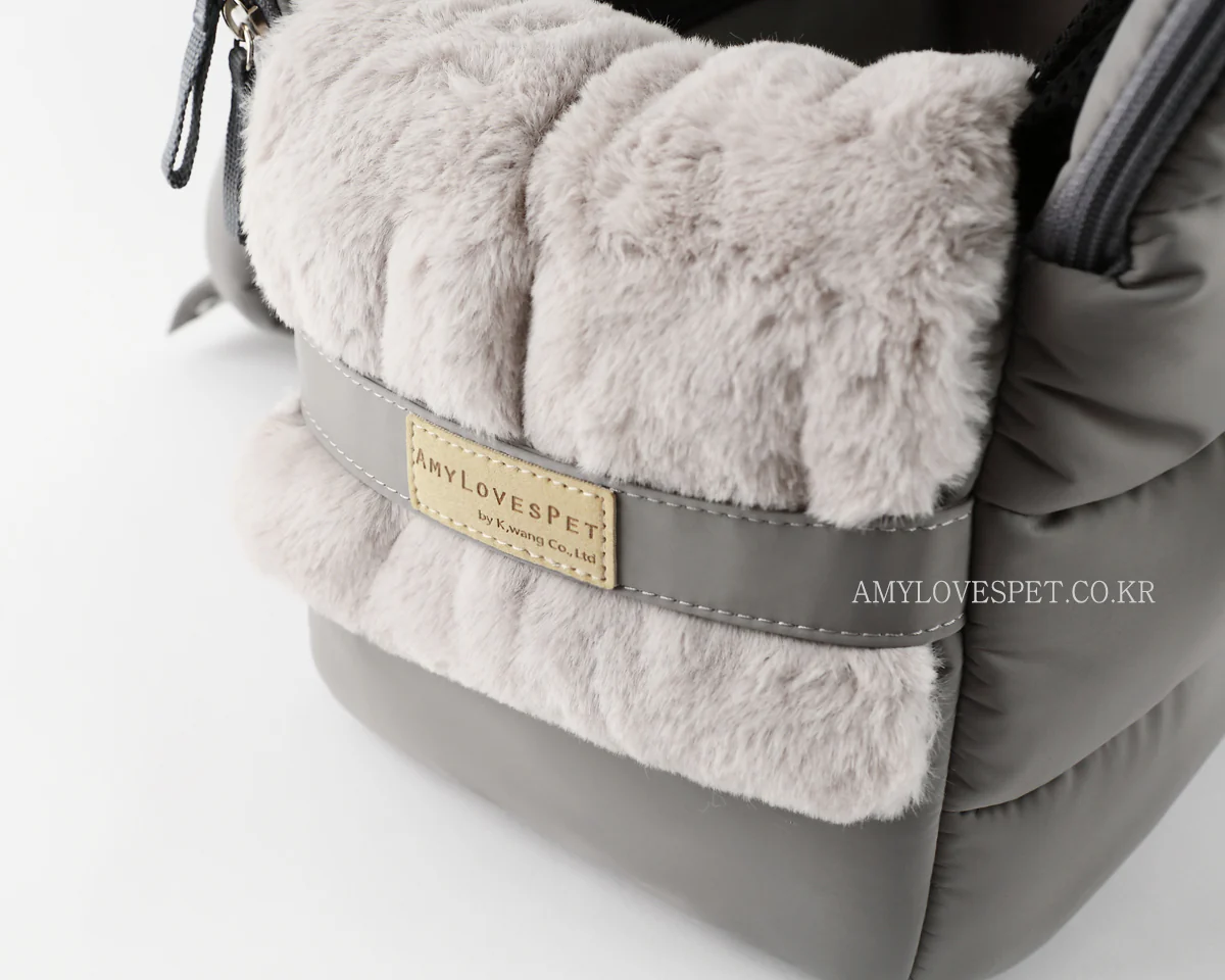AMY LOVES PET | Rene Padded Shoulder Bag in Black - Image 11