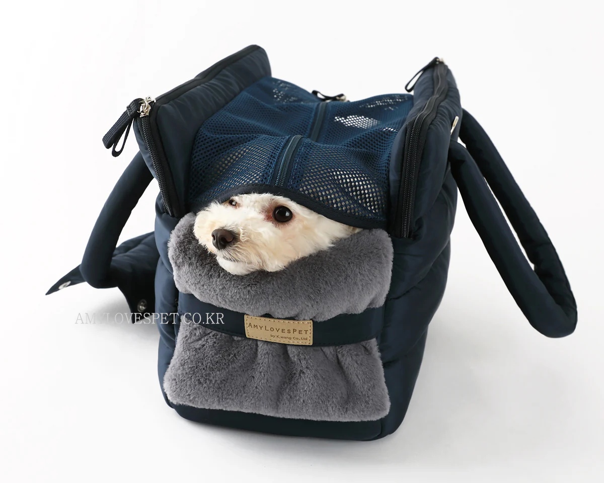 AMY LOVES PET | Rene Padded Shoulder Bag in Black - Image 17