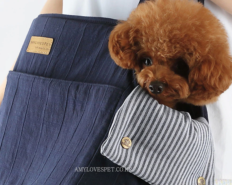ALP | V Shoulder Bag in Navy - Image 5