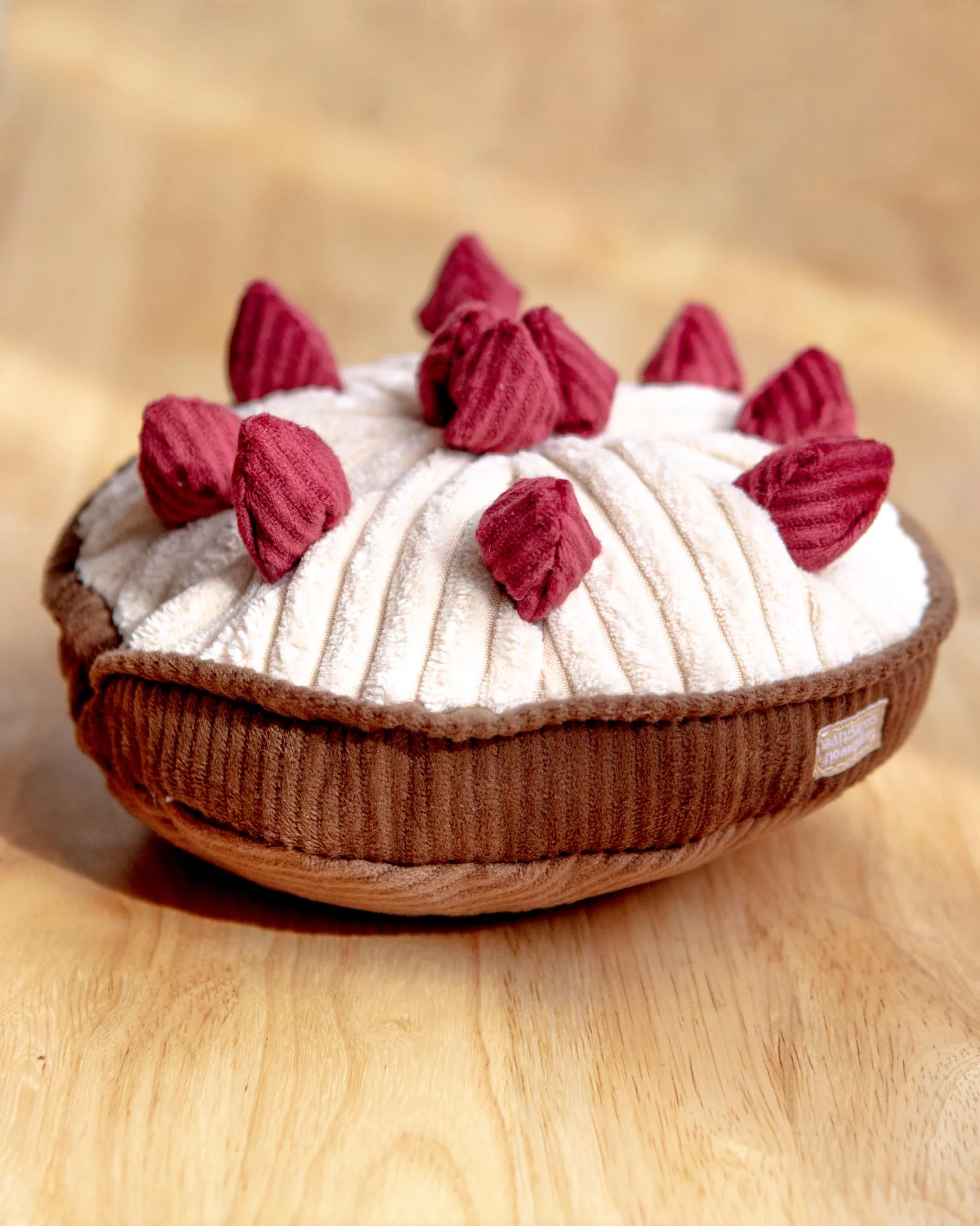Berry Pie Snuffle Squeaky Dog Toy - Image 3