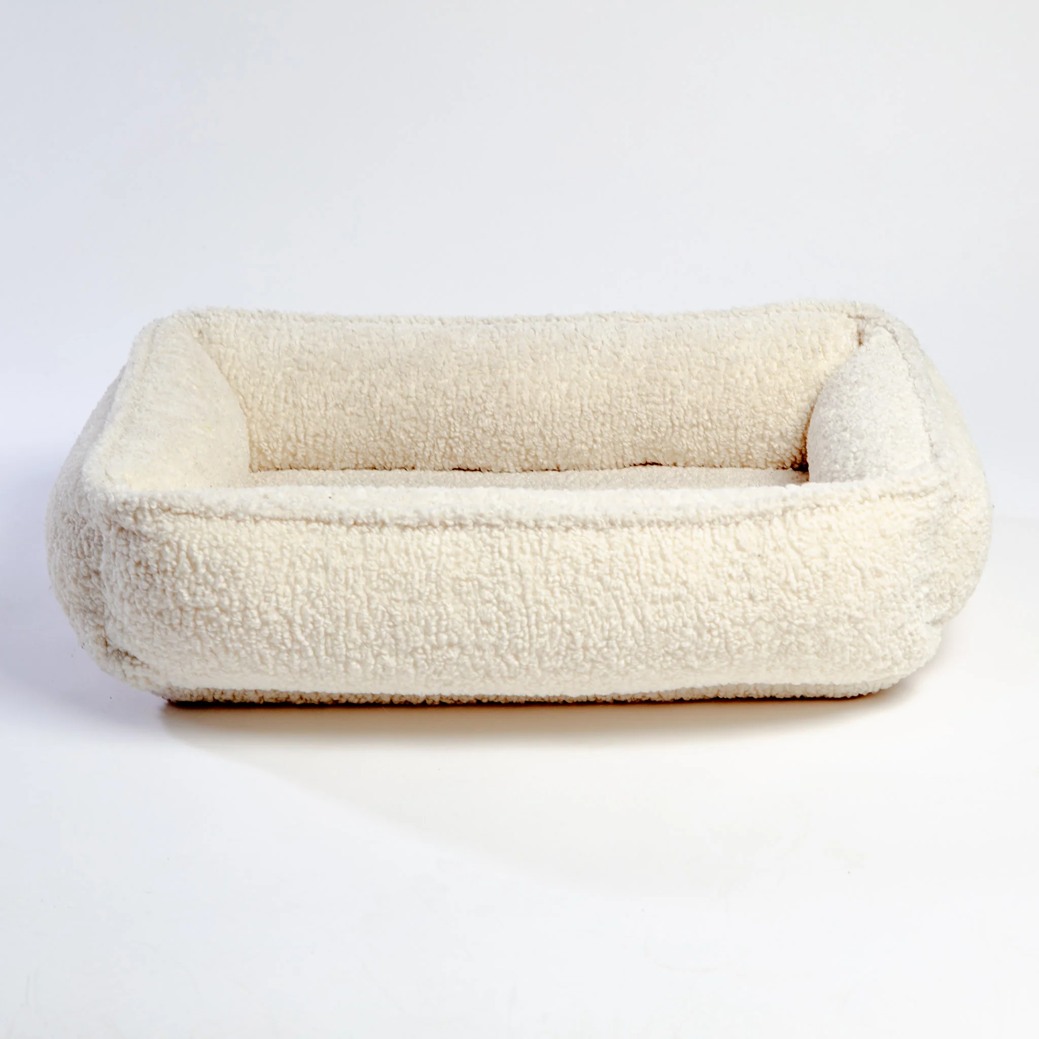 Urban Lounger Dog Bed in Ivory Sheepskin (In-Store) - Image 4