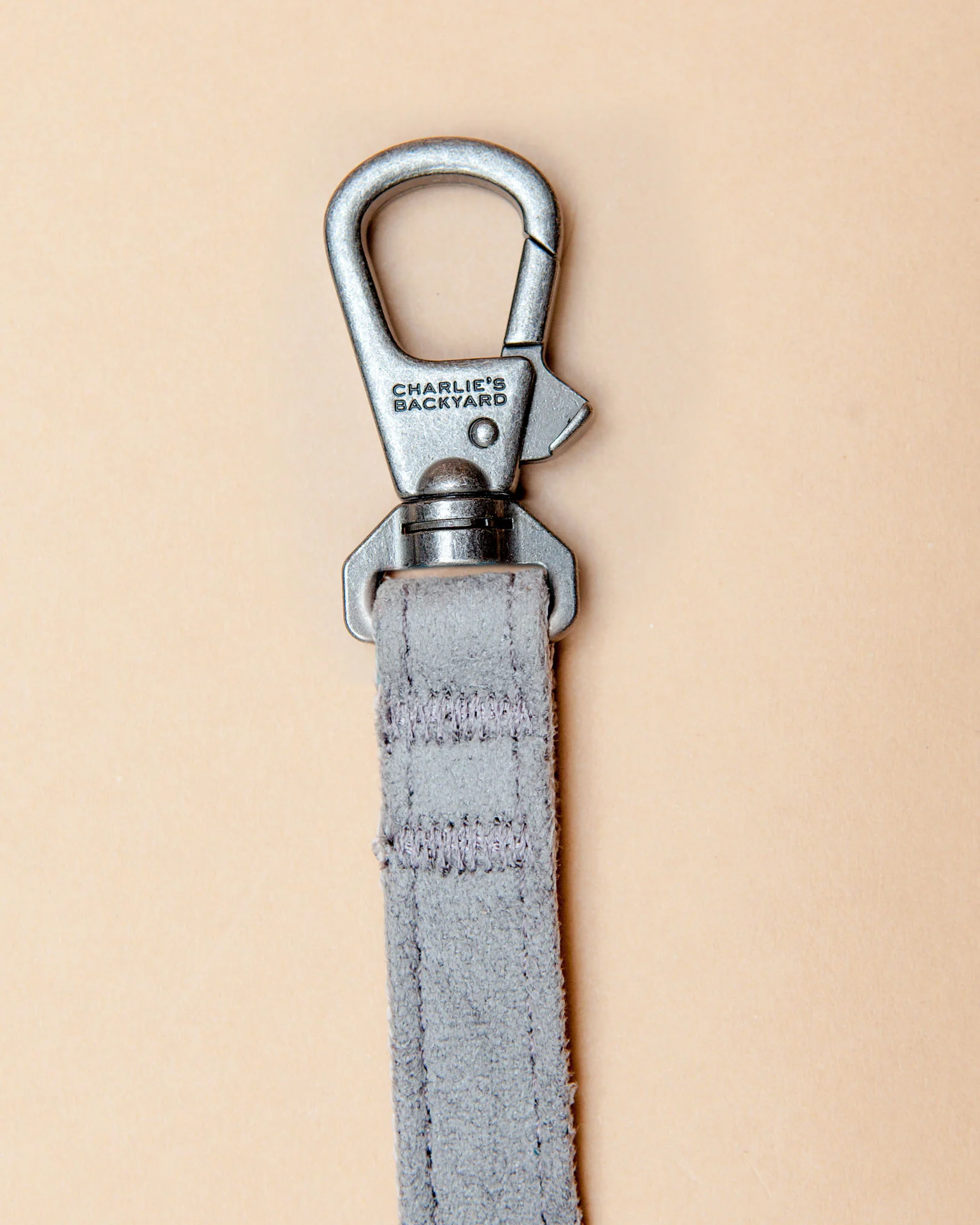 Adjustable Easy Dog Leash in Gray - Image 4