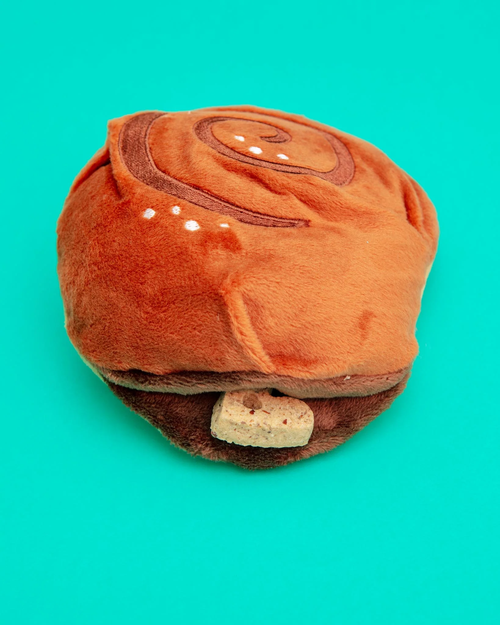 Cinnamon Roll Squeaky Snuffle Dog Toy - Image 2