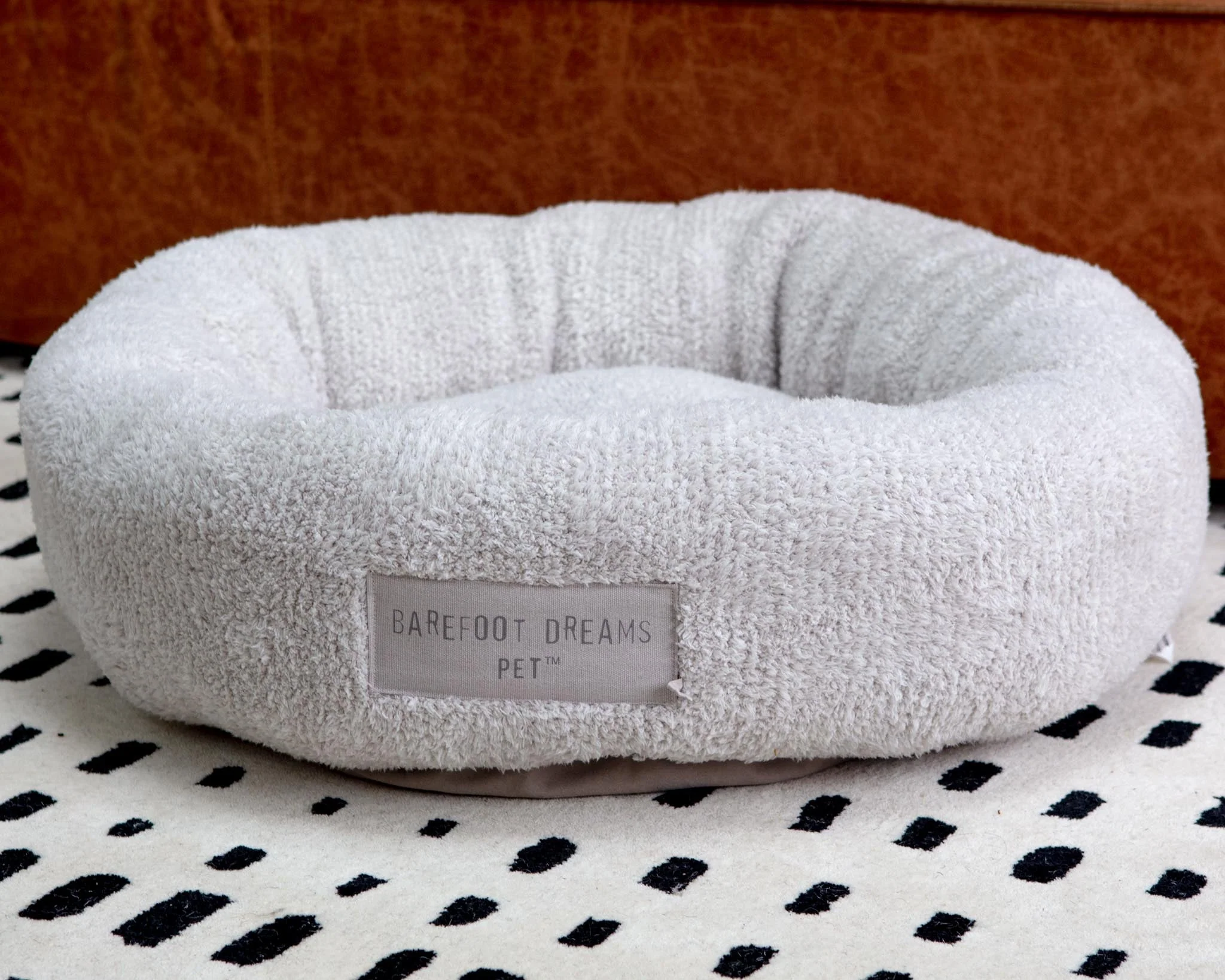 CozyChic™ Round Dog Bed in Silver Pearl - Image 3