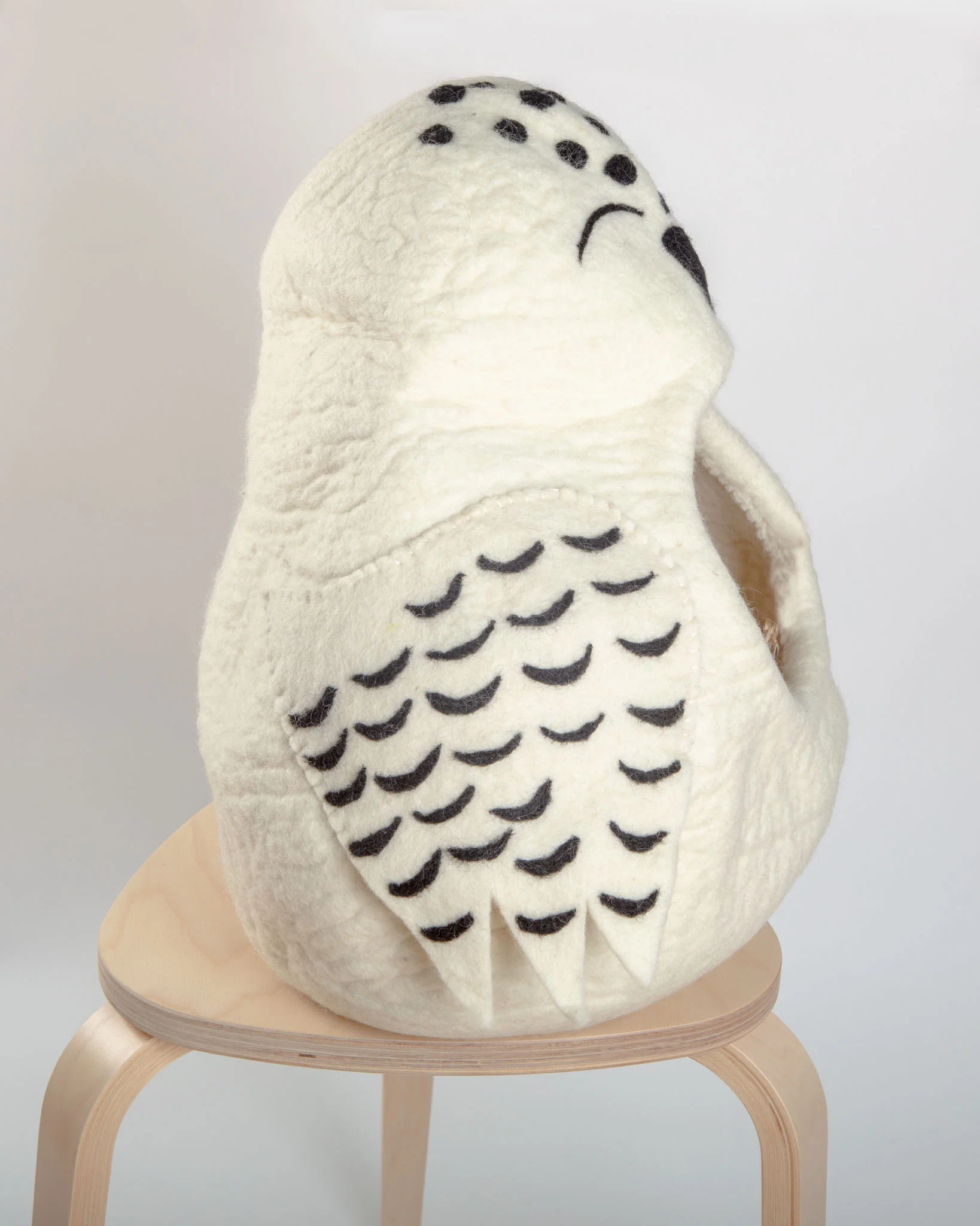 Snowy Owl Wool Pet Cave - Image 4