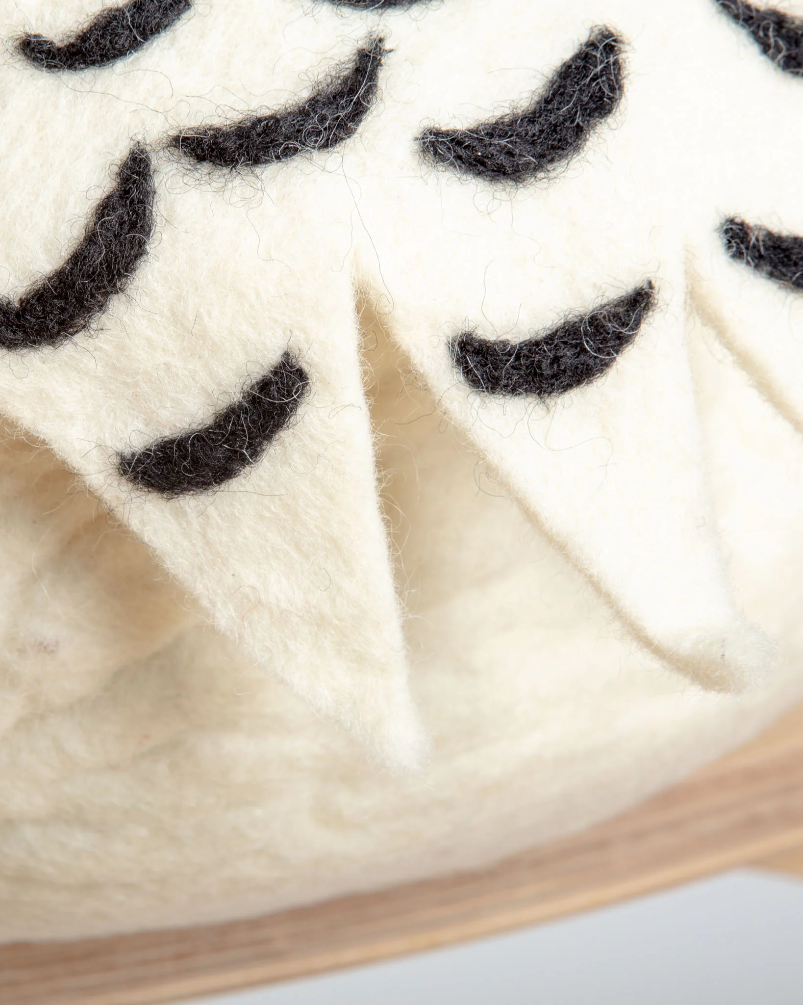 Snowy Owl Wool Pet Cave - Image 5