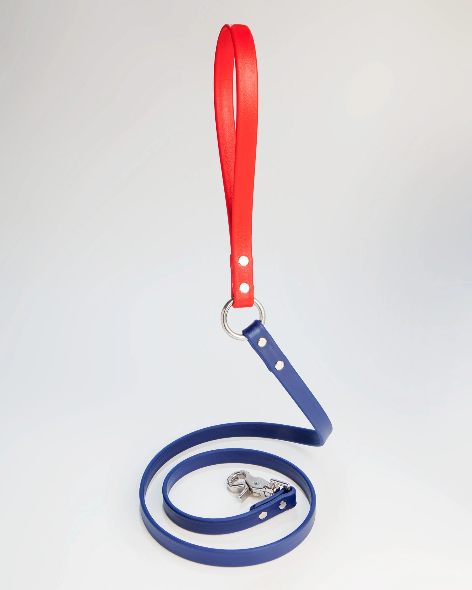 City Leash in Red & Navy - Image 3