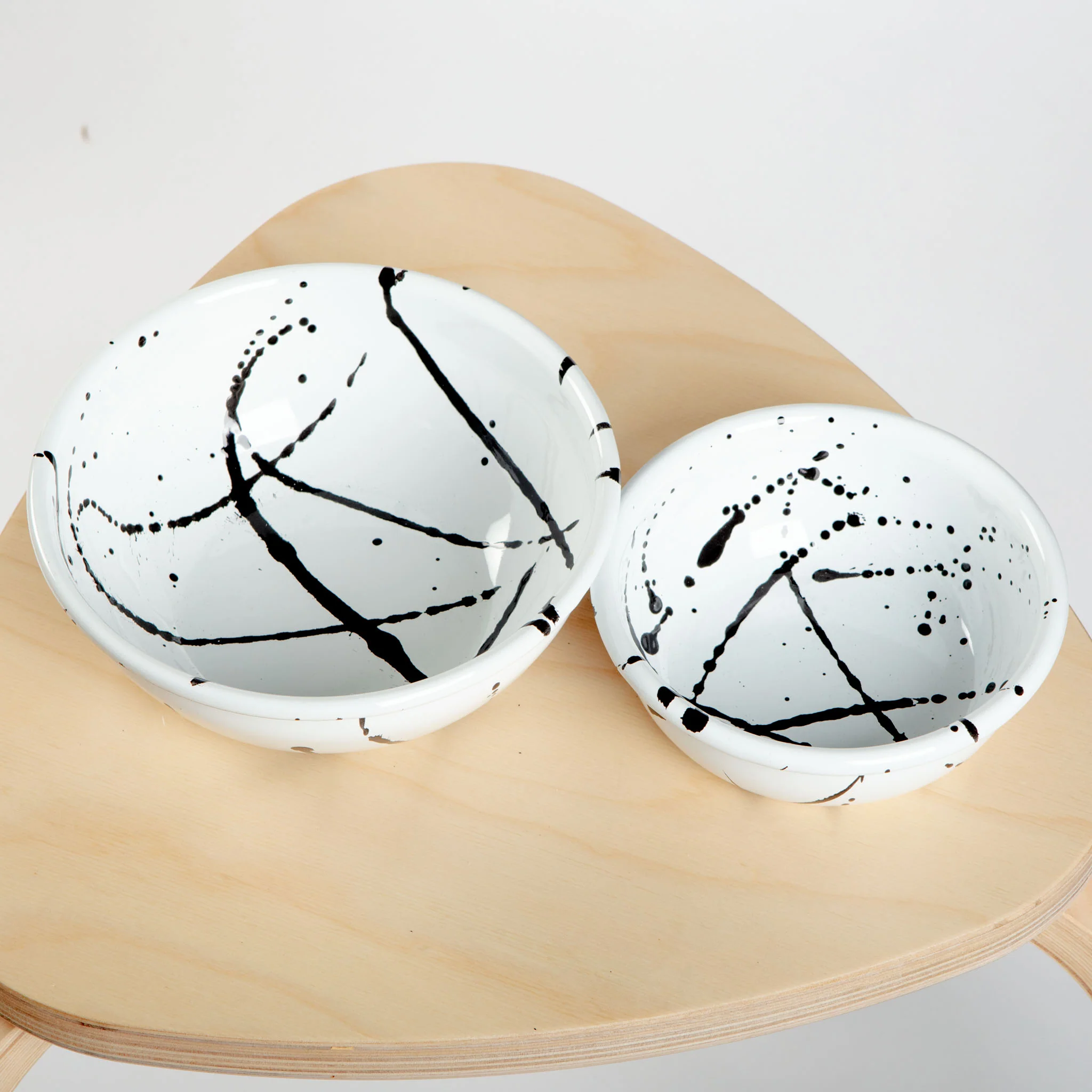 Enamel Dog Bowl in Black & White (CLEARANCE) - Image 5