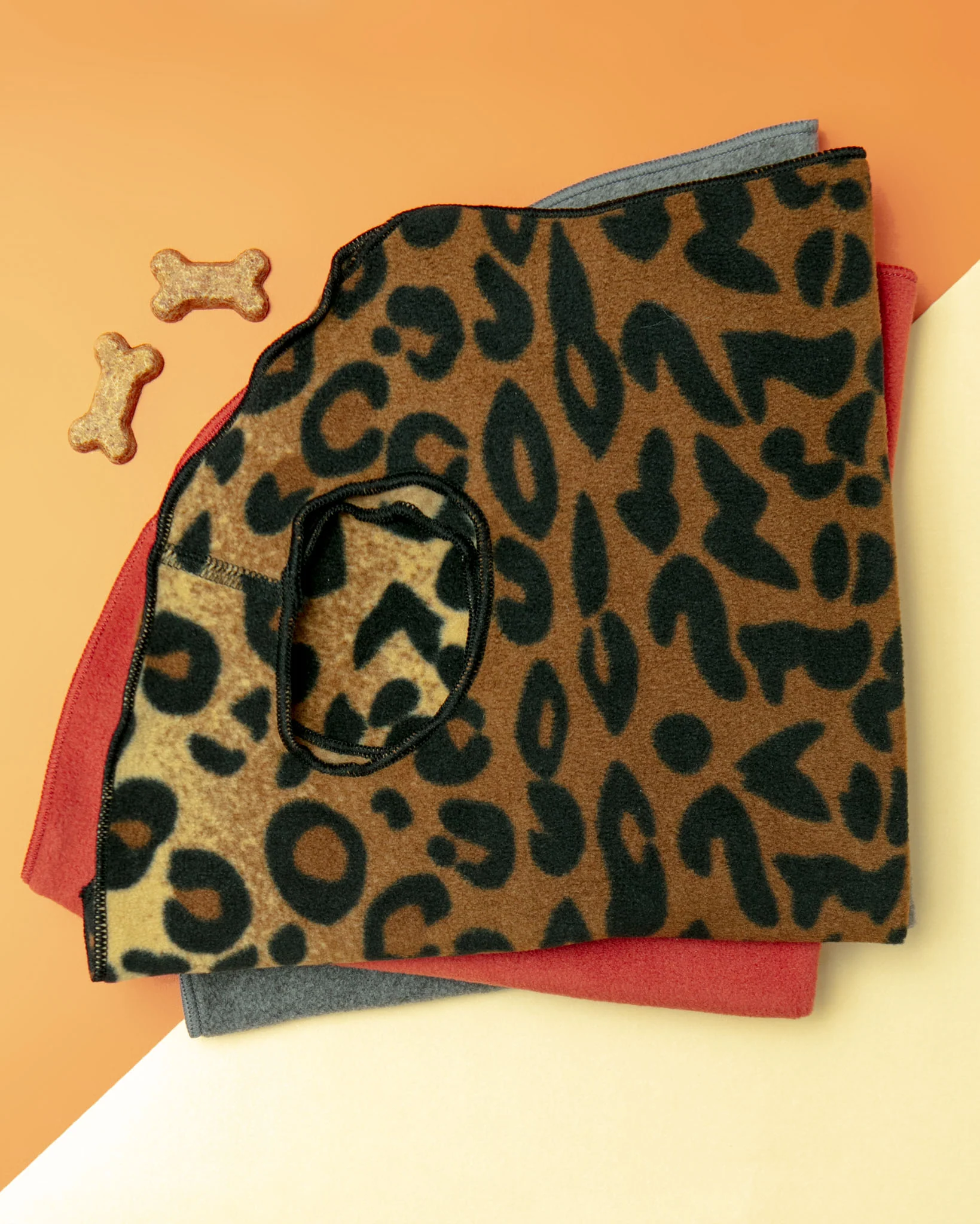 Stretch Fleece Pullover in Leopard Print - Image 7