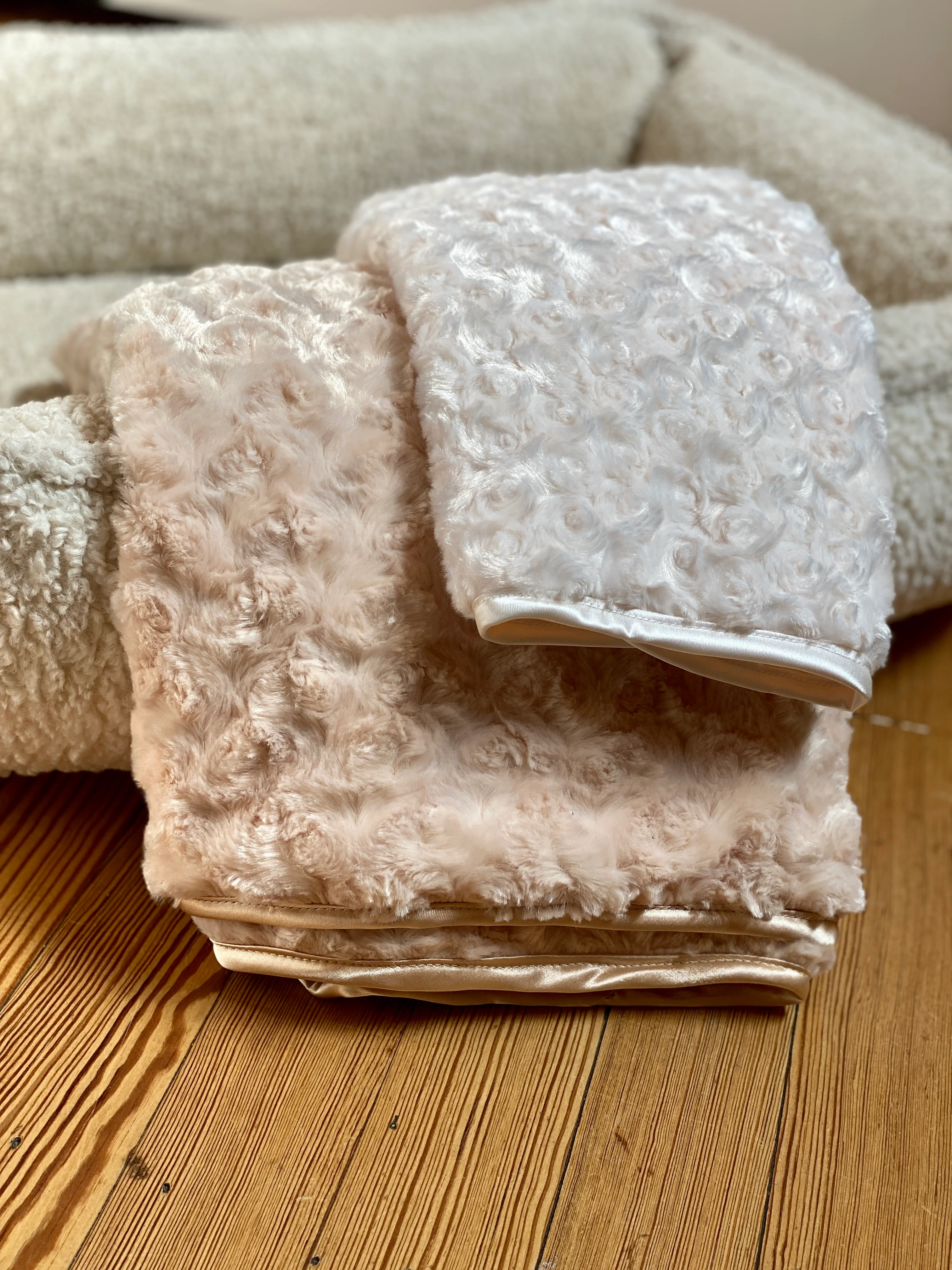 Rosebud Dog Blanket in Cream (Made in the USA) - Image 2