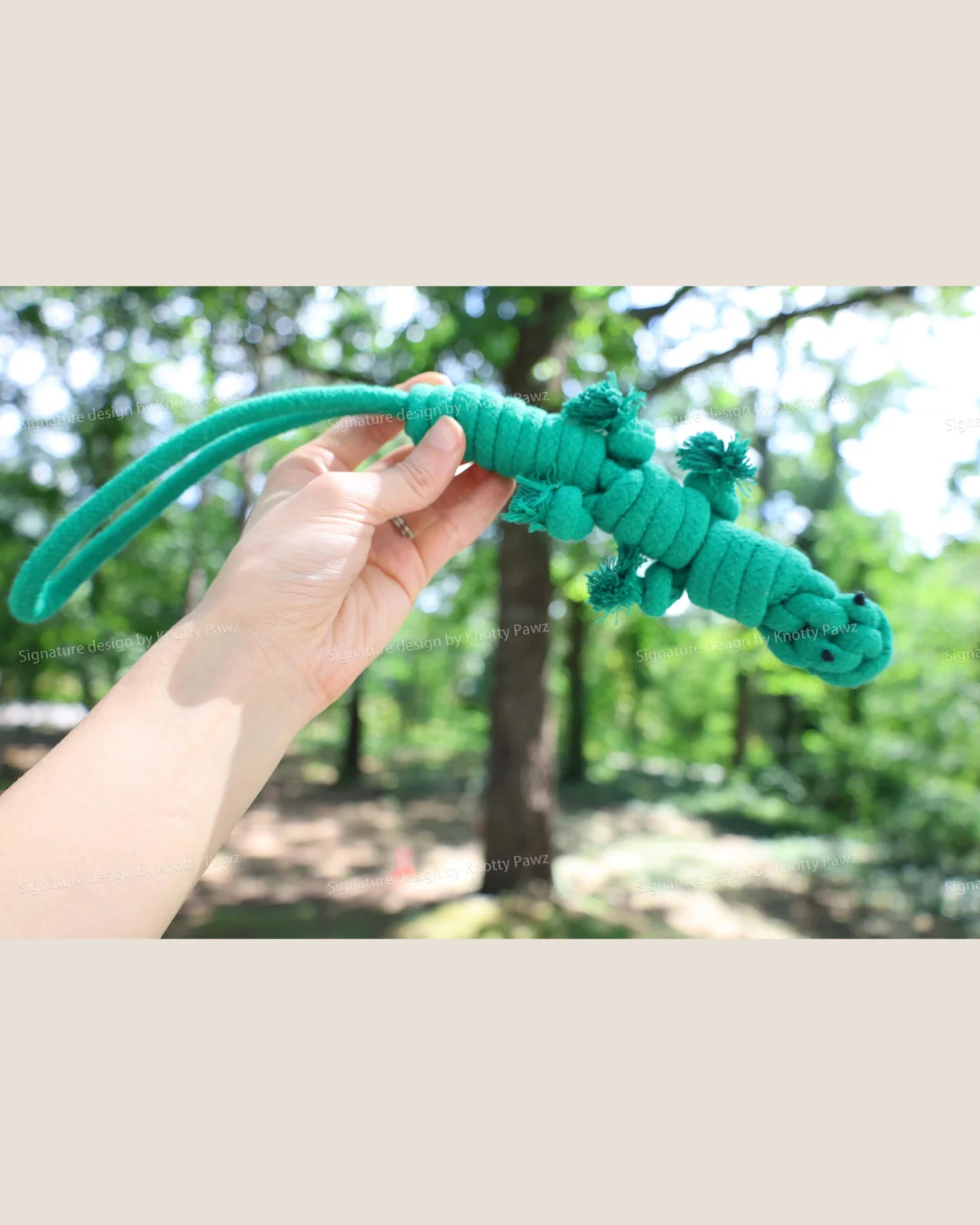 Eco-Friendly Green Lizard Dog Rope Toy - Image 3