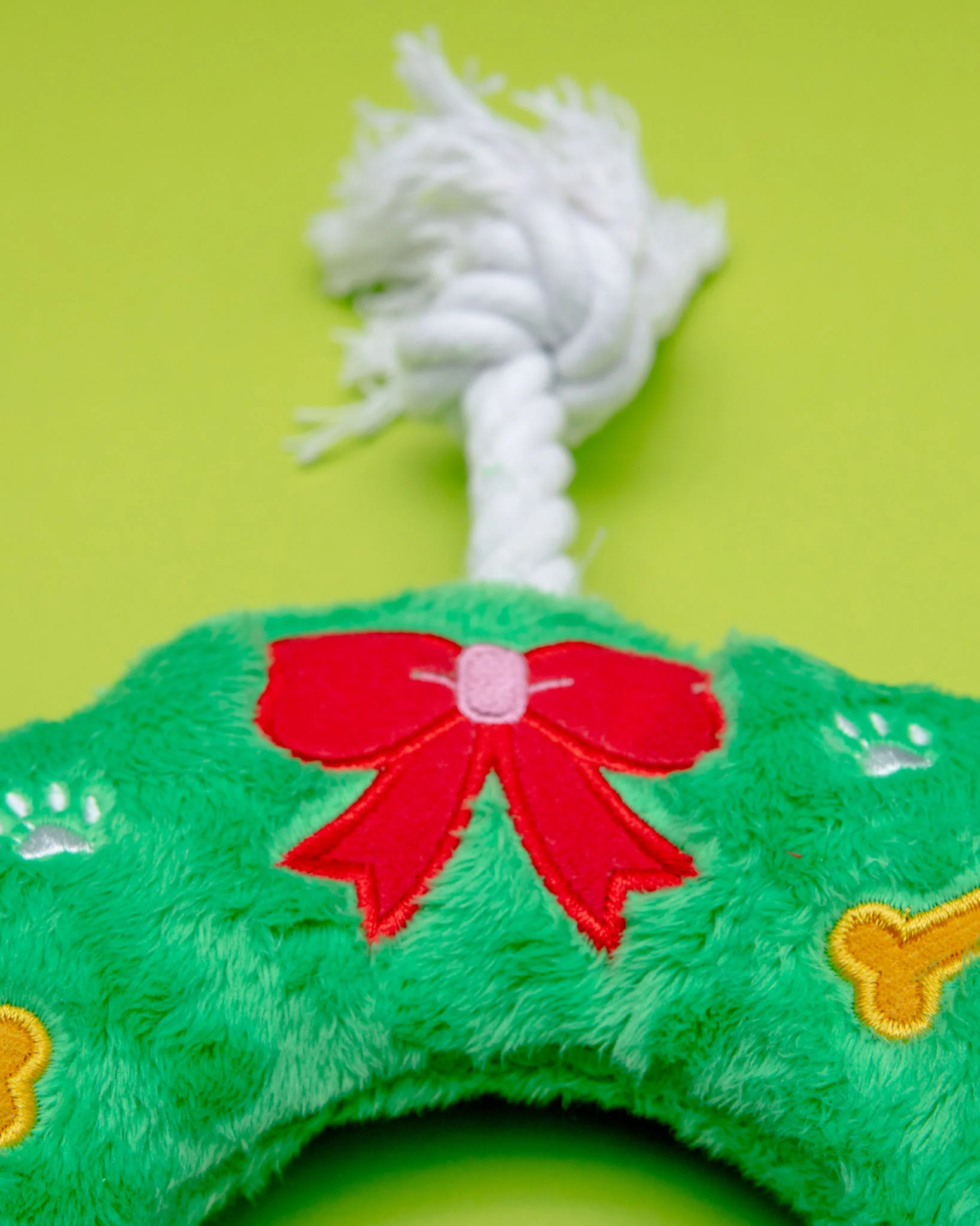 Happy Howliday Wreath Squeaky Dog Toy - Image 2