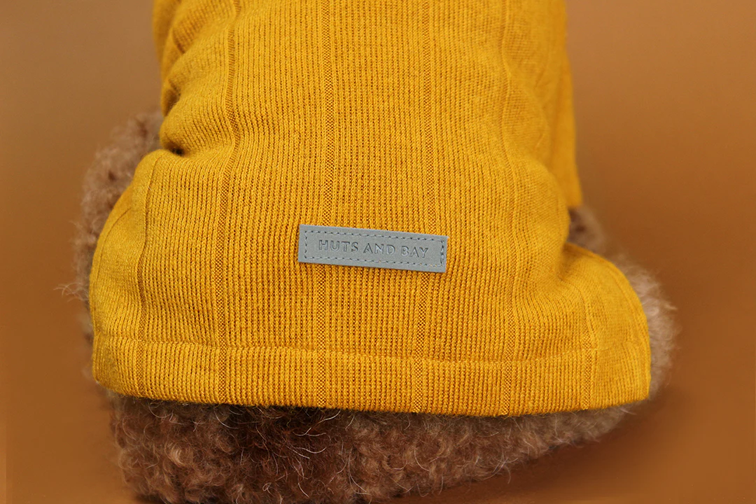 HUTS & BAY | Knit Collar Shirt in Mustard - Image 4
