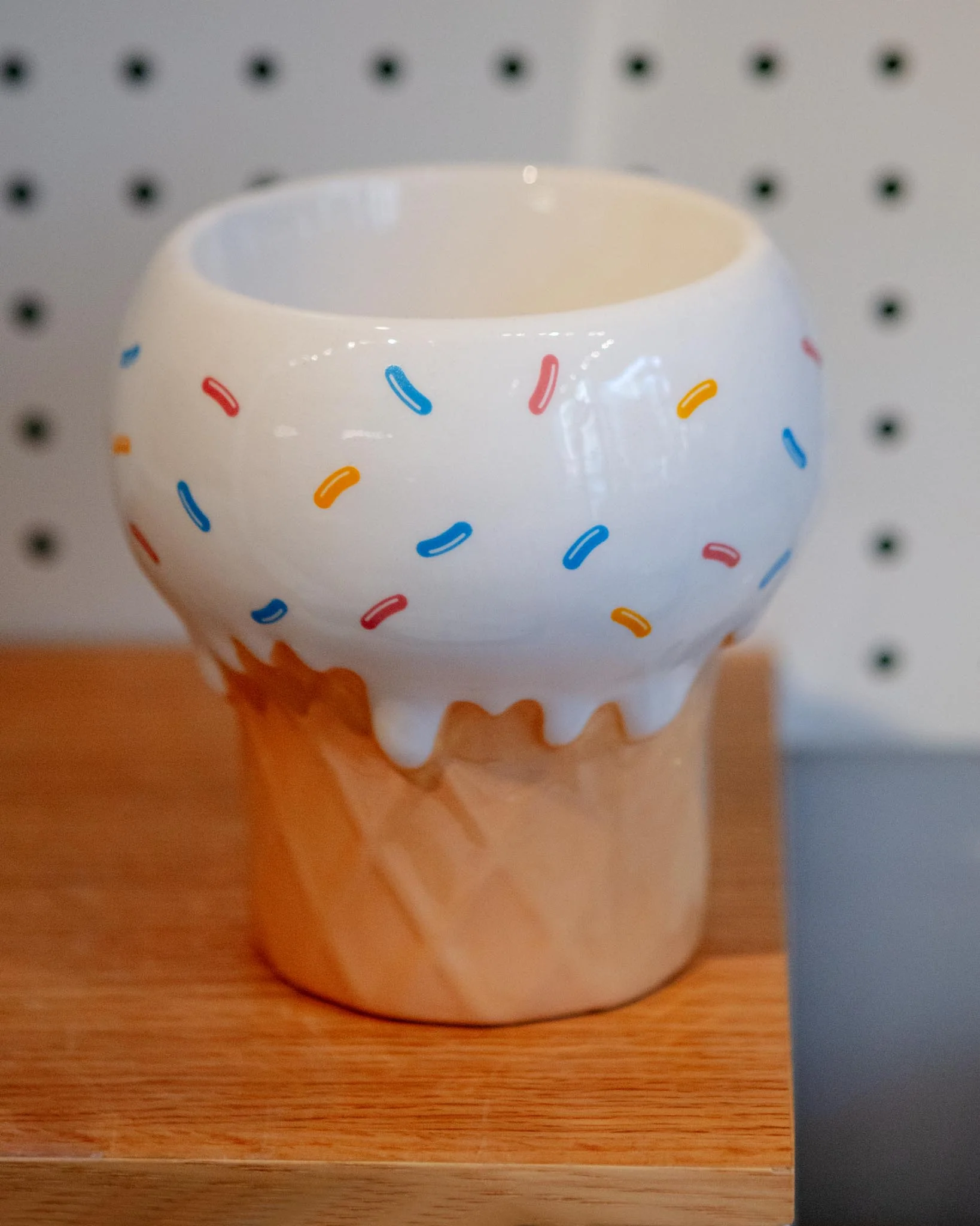 I Scream for Ice Cream Elevated Pet Food Bowl (FINAL SALE) - Image 2