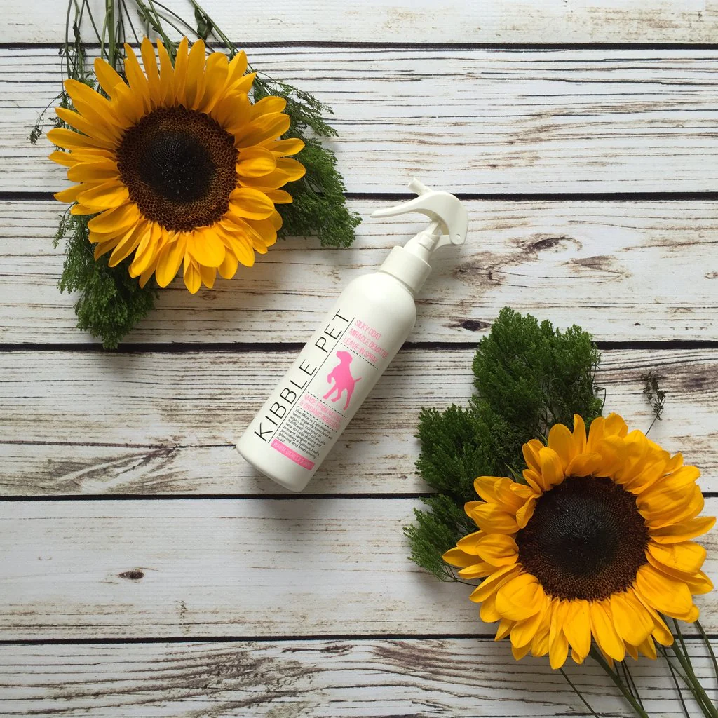 Miracle Dematter Leave-In Spray in Warm Vanilla & Amber - Image 3