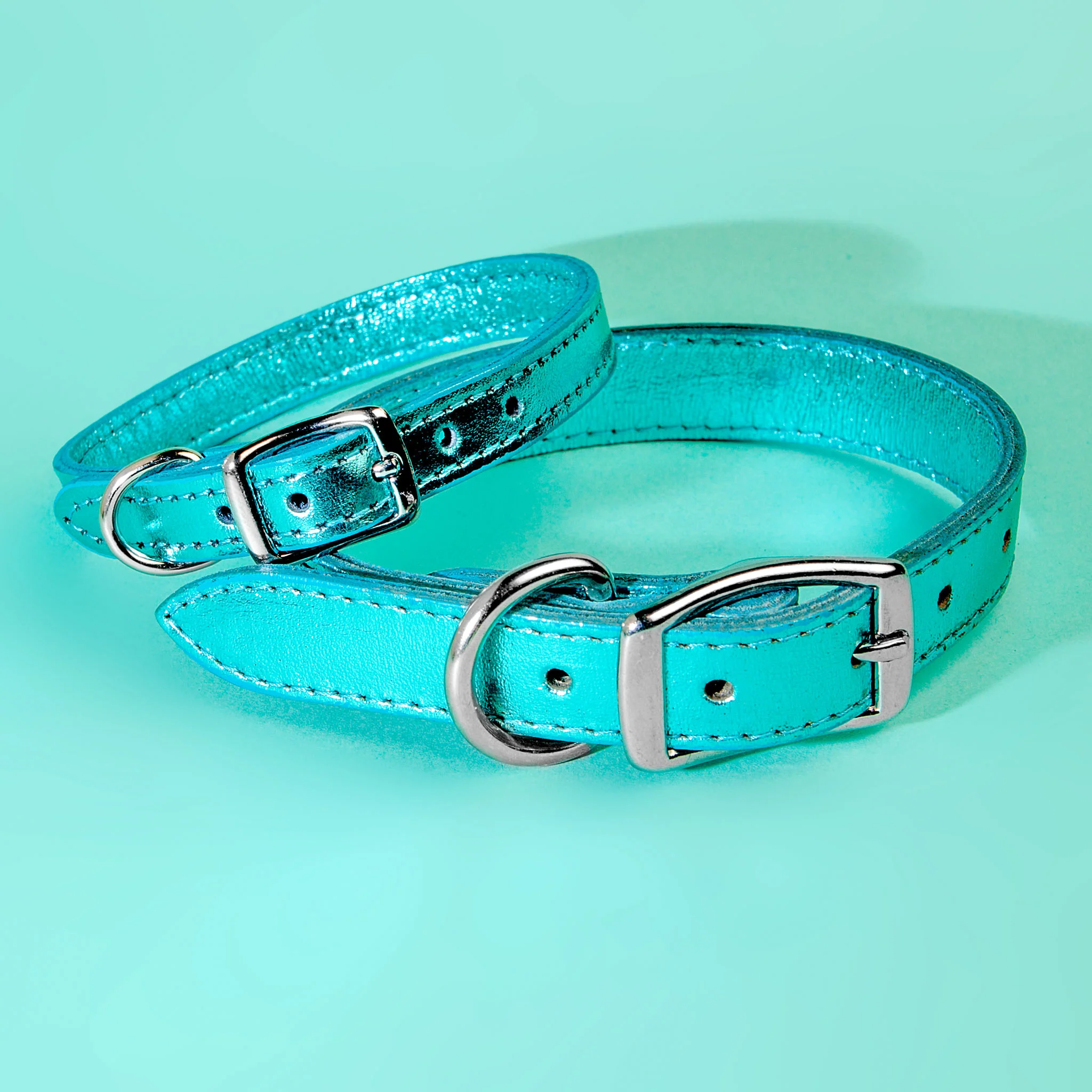 Shimmer Leather Dog Leash in Metallic Turquoise (FINAL SALE) - Image 4