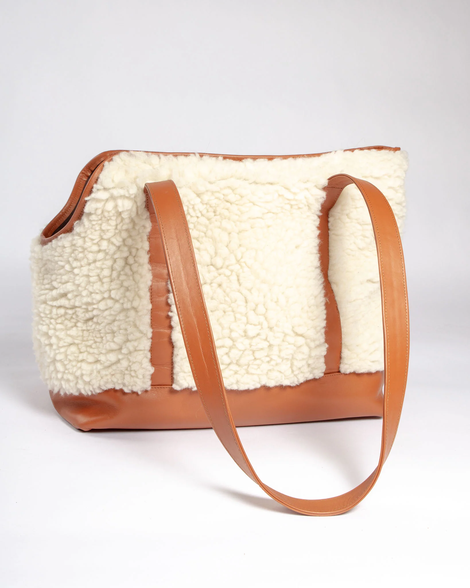 Tan Leather & Cream Shearling Luxe Dog Carrier (Dog & Co. Exclusive) (CLEARANCE) - Image 6