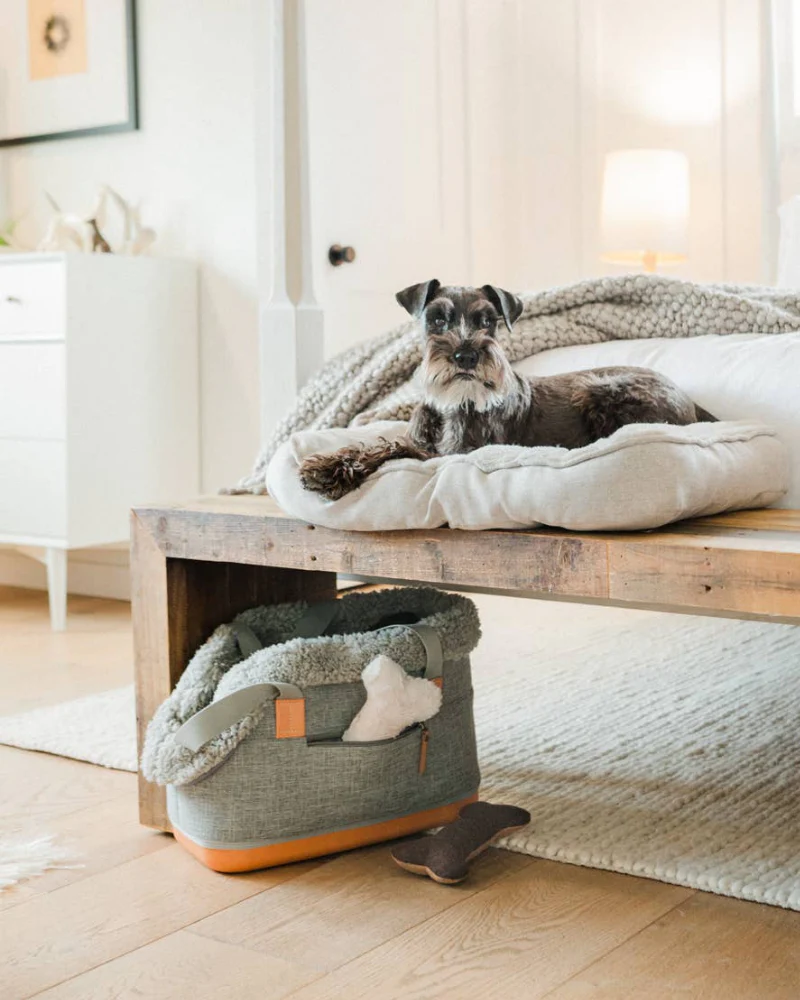 Cozy Grey Shearling Deluxe Dog Carrier - Image 7