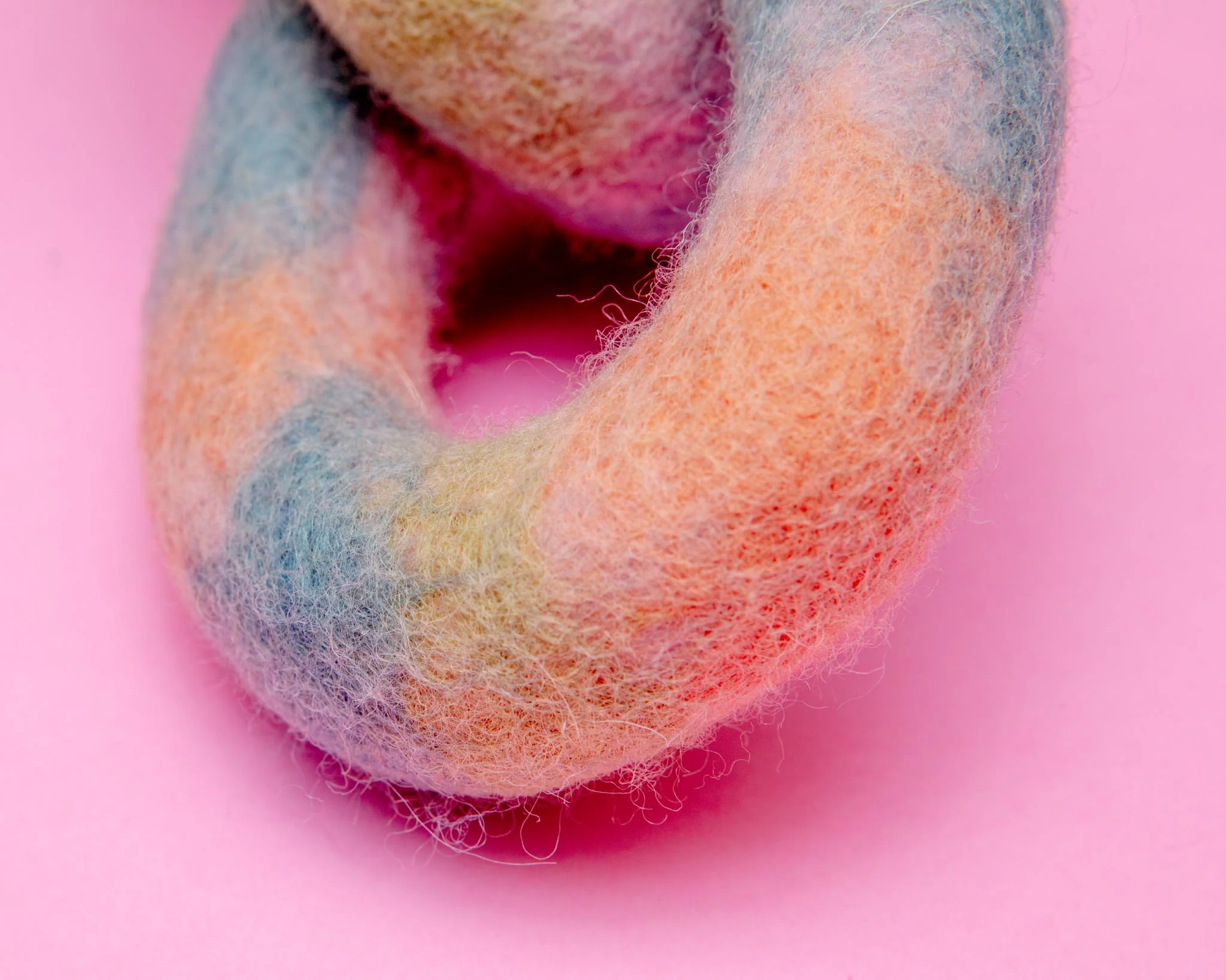 Link Felt Dog Toy in Ombre - Image 3