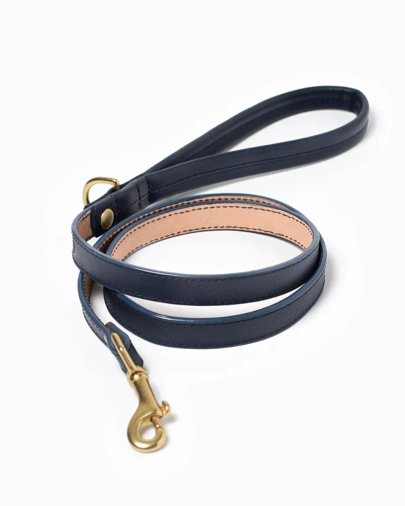 Midnight Leather Dog Leash (Made in Guatemala)