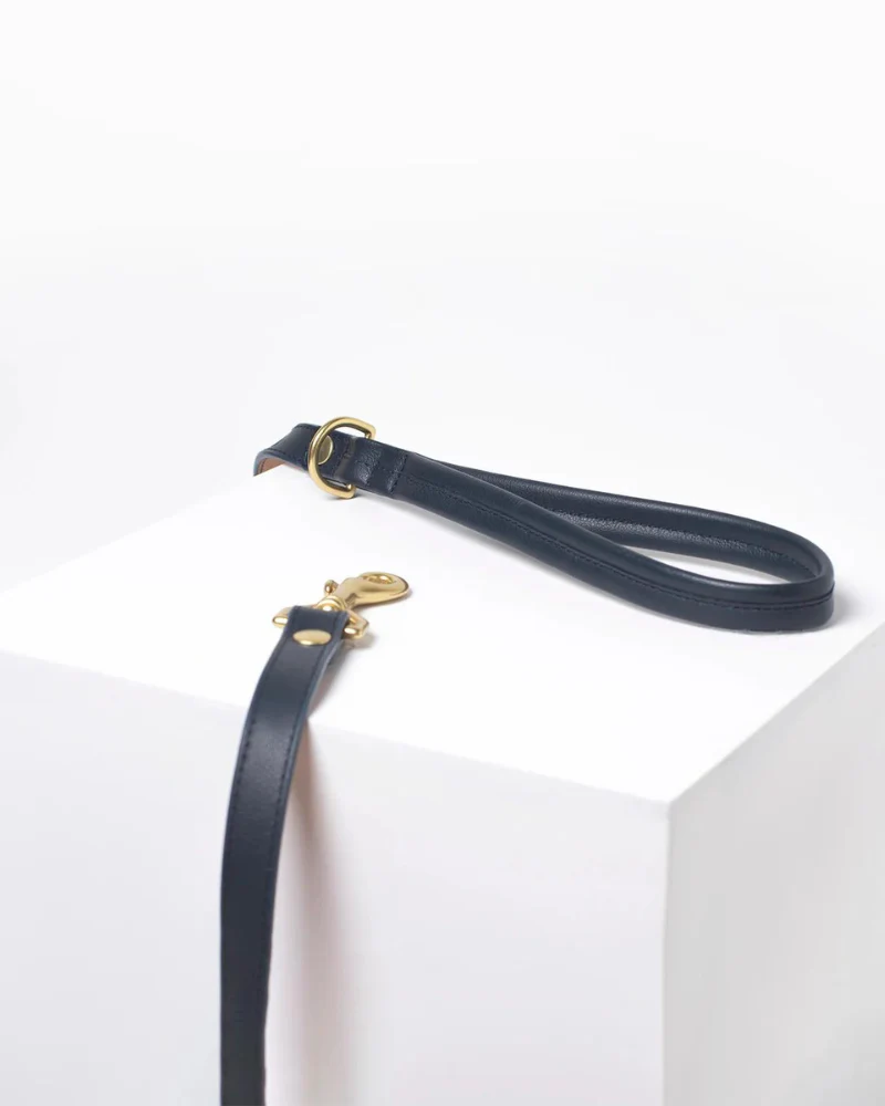 Midnight Leather Dog Leash (Made in Guatemala) - Image 2