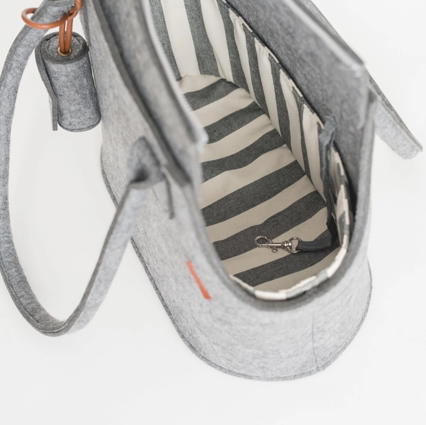 Lightweight Dog Carrier in Soft Ash Grey - Image 4