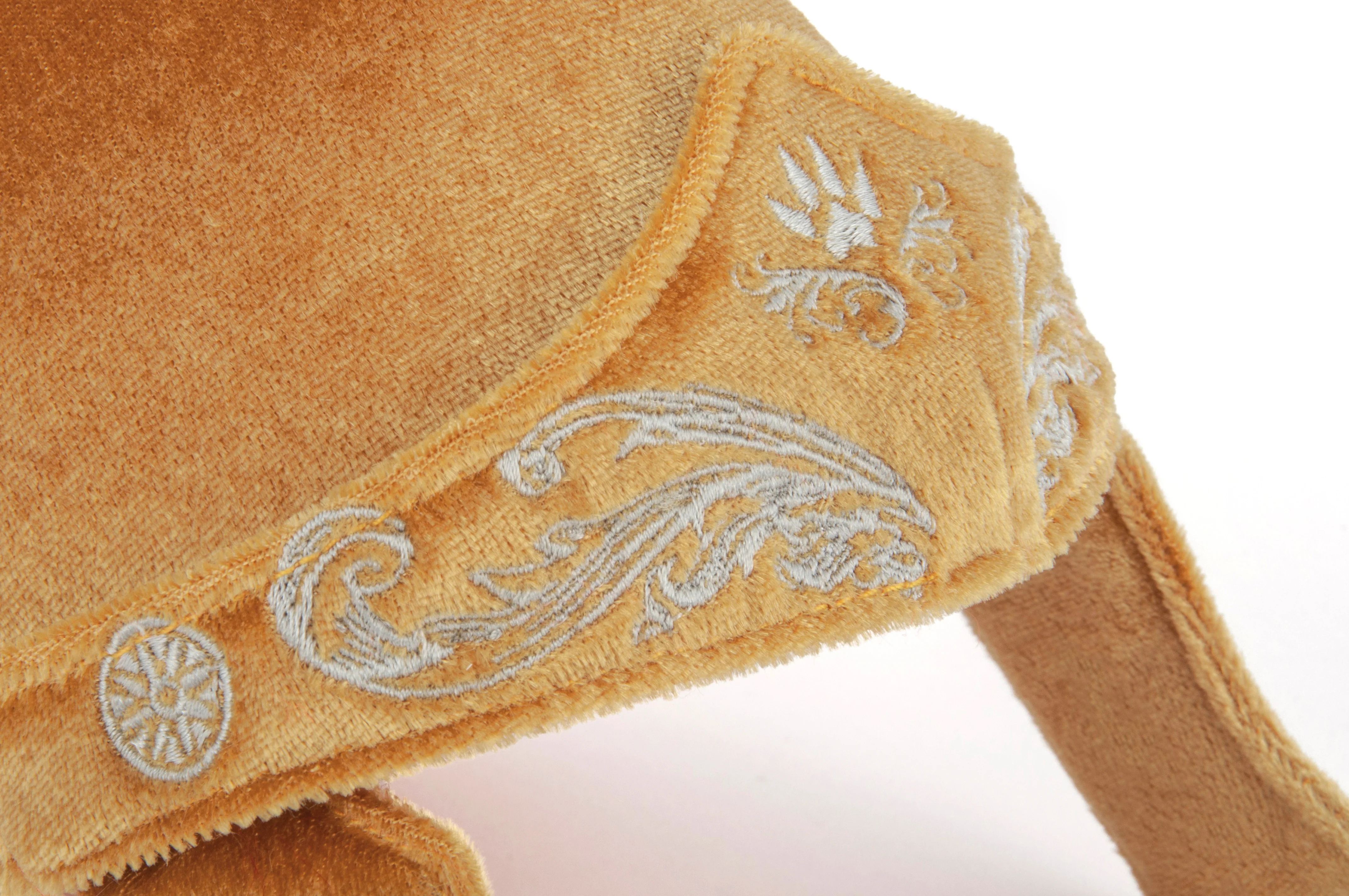 P.L.A.Y. | Mutt Hatter Gladiator Hat Toy - Image 3