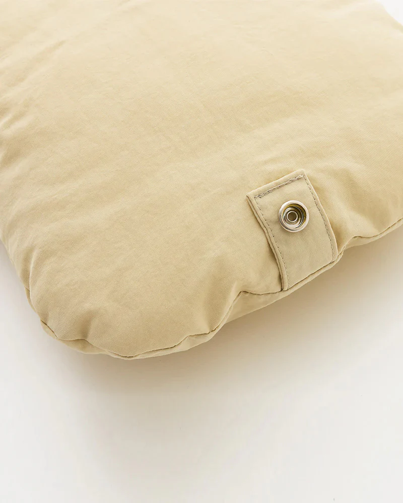Peek-a-Boo Dog Sling Bag in Cream - Image 13