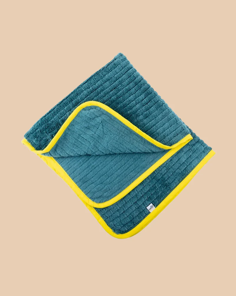 Star Plush Dog Blanket in Green w/ Yellow Trim (Made in Spain) - Image 5