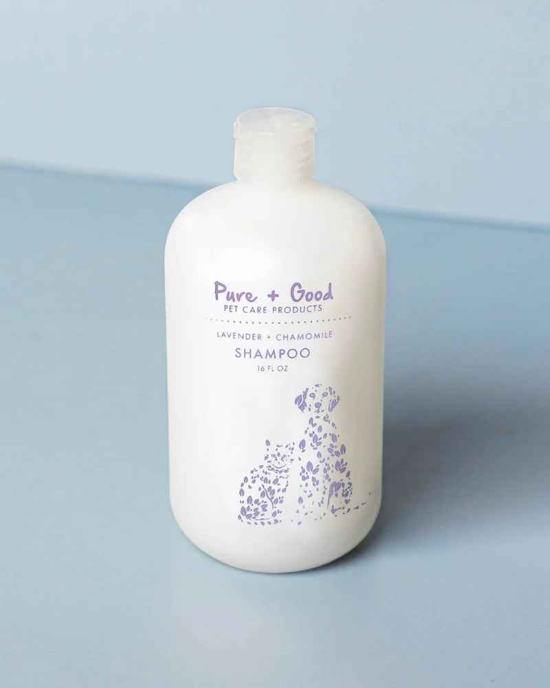 Purifying Shampoo for Dogs & Cats in Lavender & Chamomile - Image 2