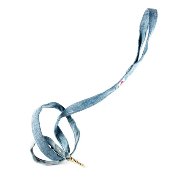 SHED | Mom Jeans Leash in Light Wash - Image 3