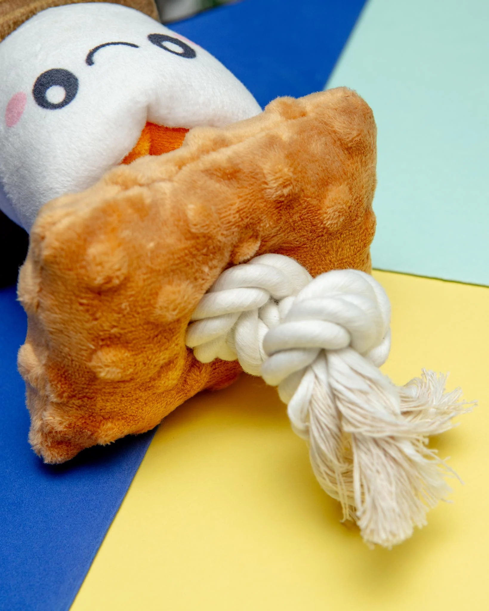 S'mores Squeaky Rope Tug Dog Toy - Image 2