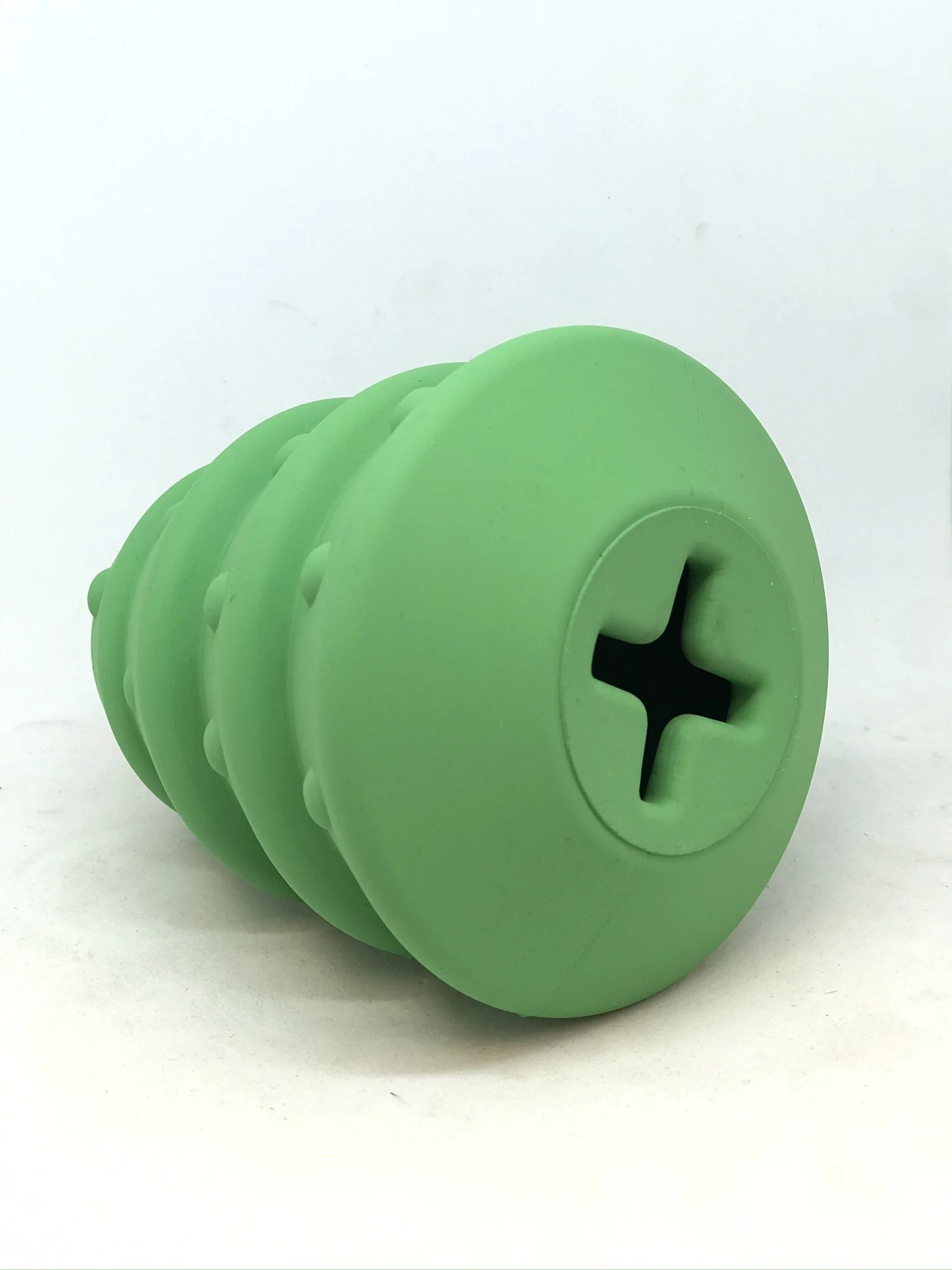 Durable Rubber Christmas Tree Chew Toy & Dog Treat Dispenser - Image 3