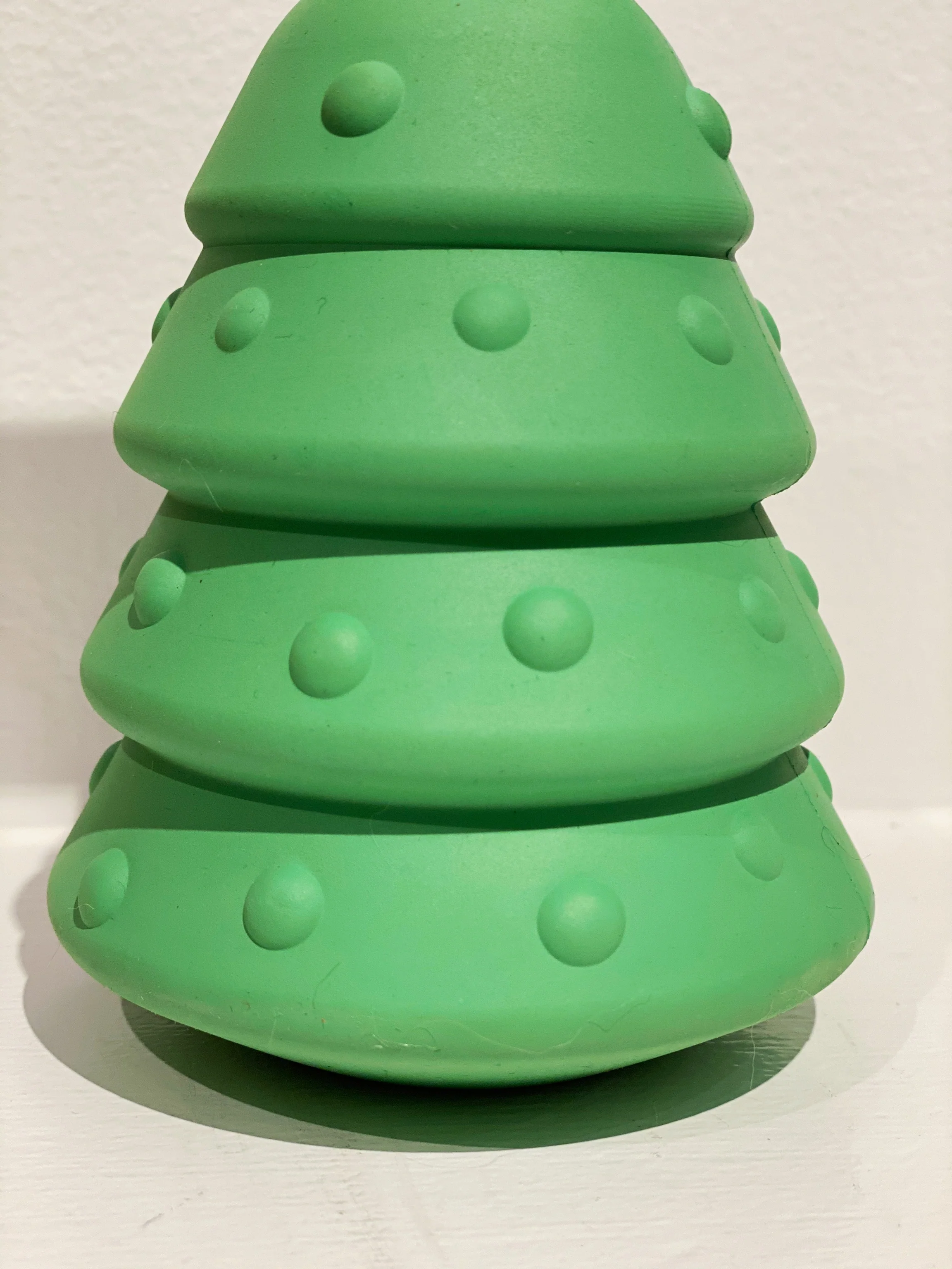 Durable Rubber Christmas Tree Chew Toy & Dog Treat Dispenser - Image 5