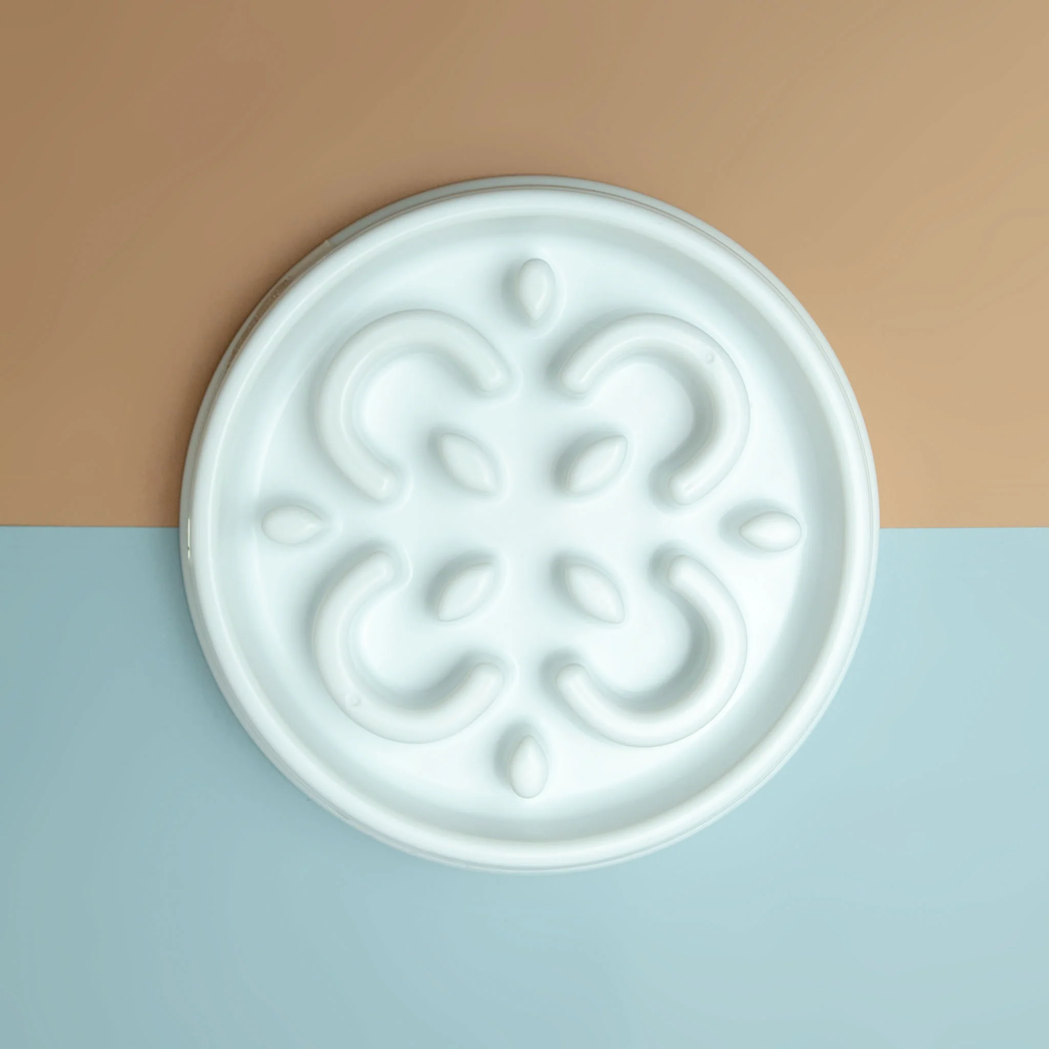 Slow Chow Feeder in Bright White (Small) - Image 2