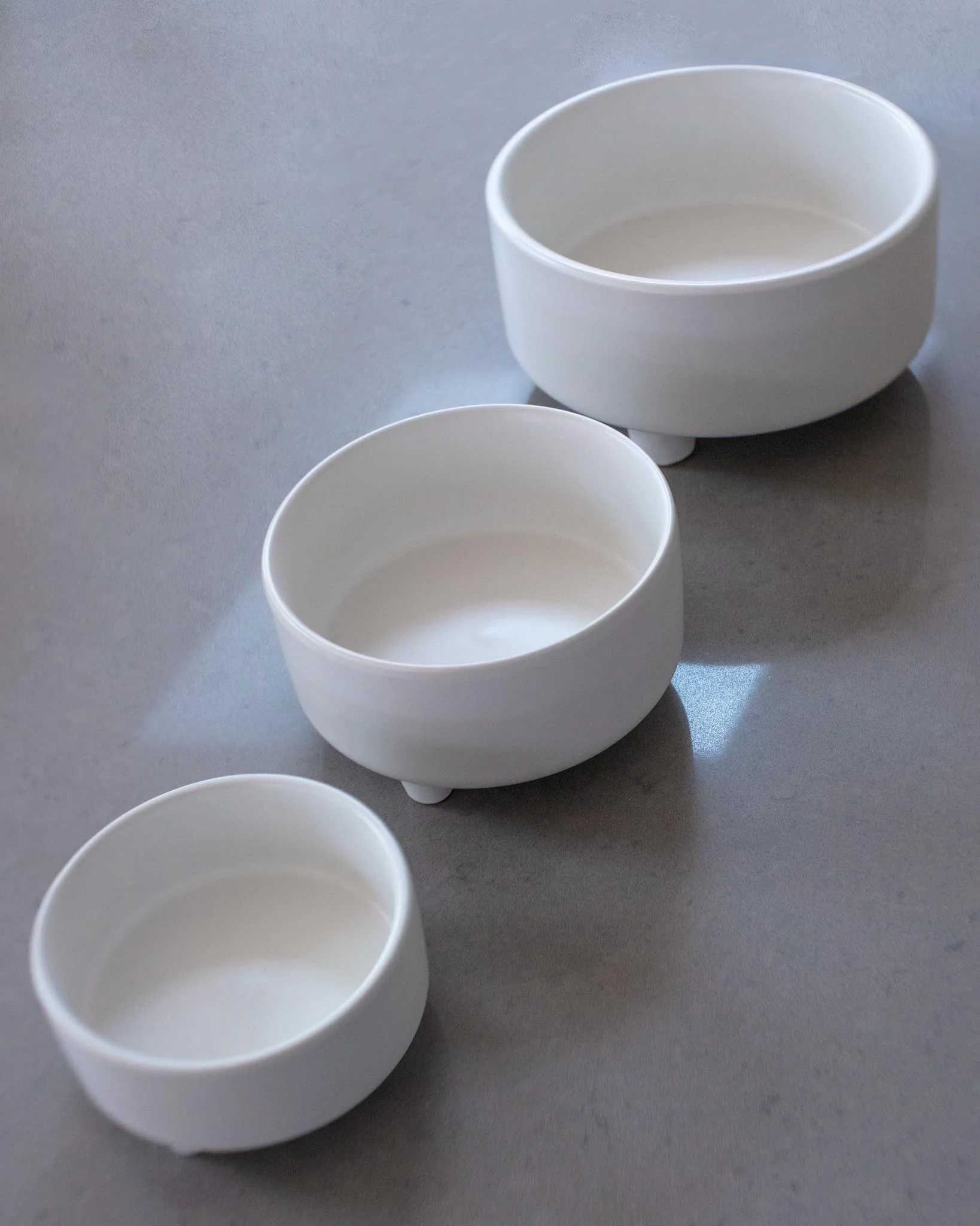 Uplift Ceramic Dog Bowl in White (FINAL SALE) - Image 6