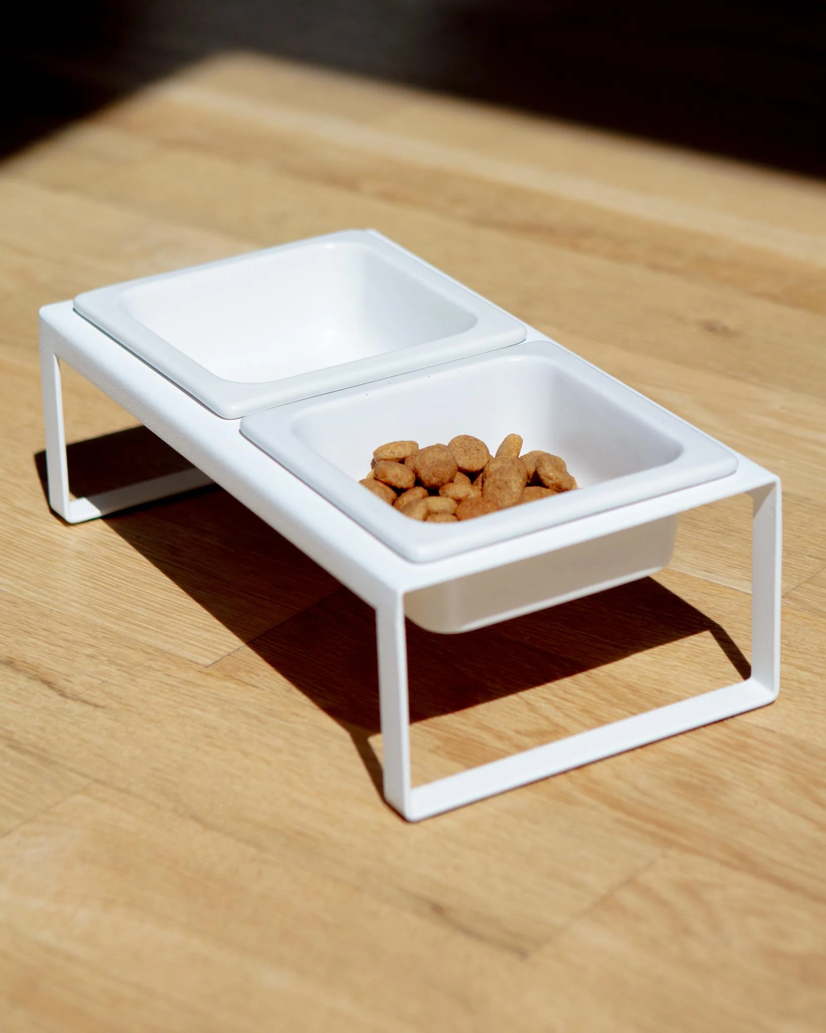 Tower Pet Food Bowl in White