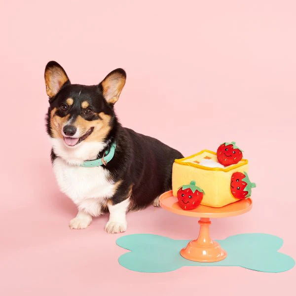 ZIPPY PAWS | Strawberry Waffles Interactive Plush Toy - Image 4